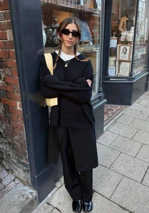 黑色高领打底毛衣怎么搭配什么裤子