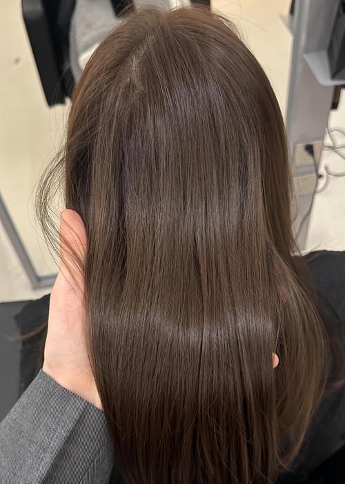 头发少染什么颜色