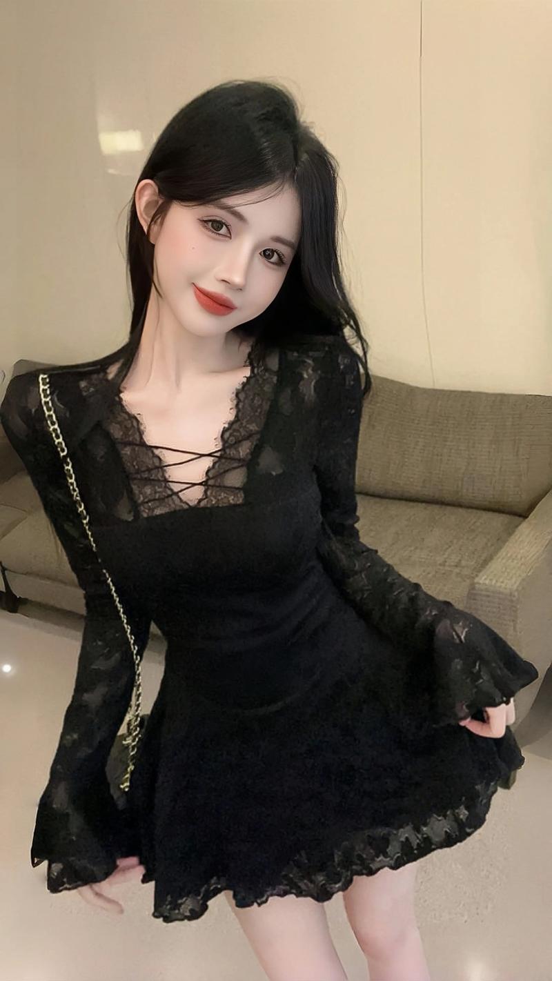 黑色的蕾丝连衣裙怎么搭配外套好看吗