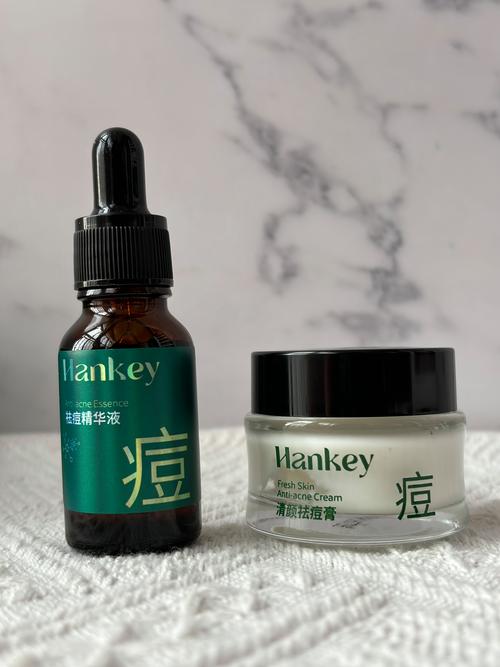 祛痘控油保湿的护肤品