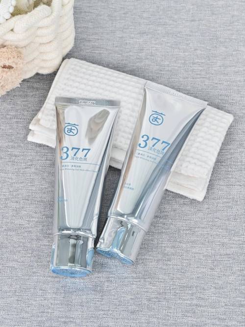 油性皮肤什么洗面奶好