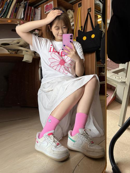 长筒袜过膝袜怎么搭配鞋子