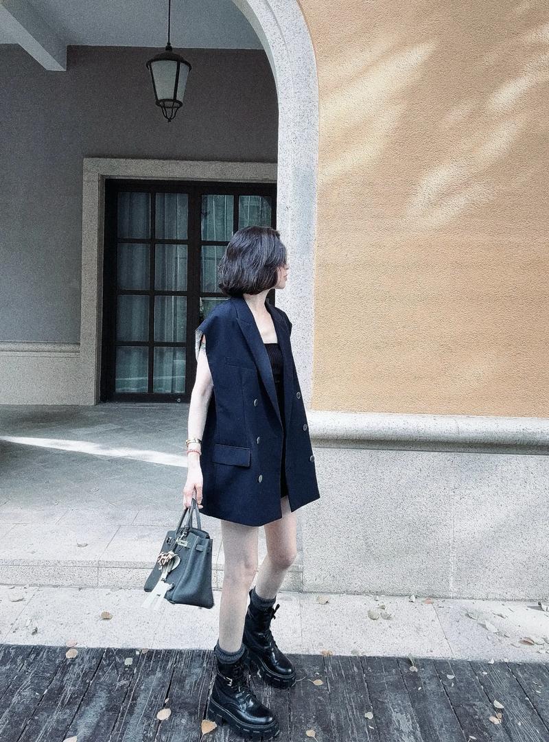 长款西服马甲怎么搭配什么裤子好看图片