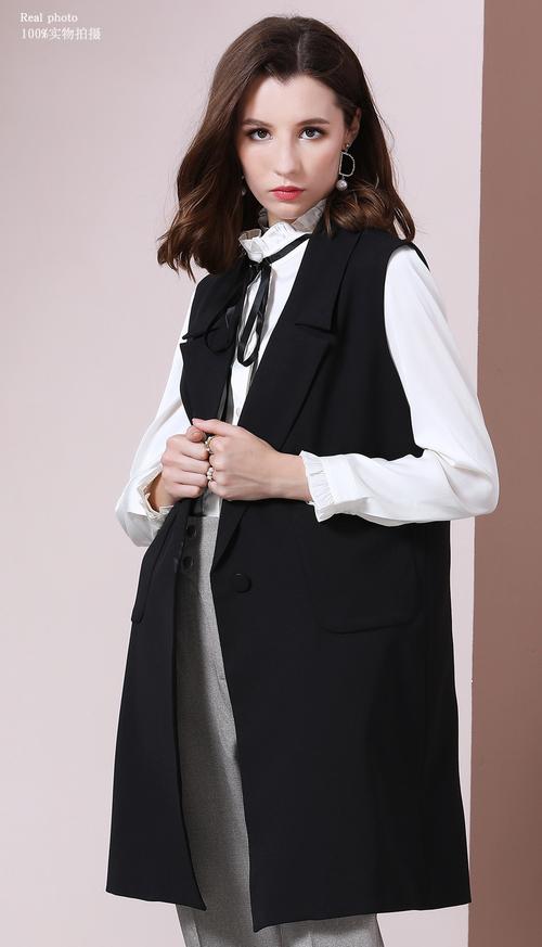 长款西服马甲怎么搭配什么裤子好看图片