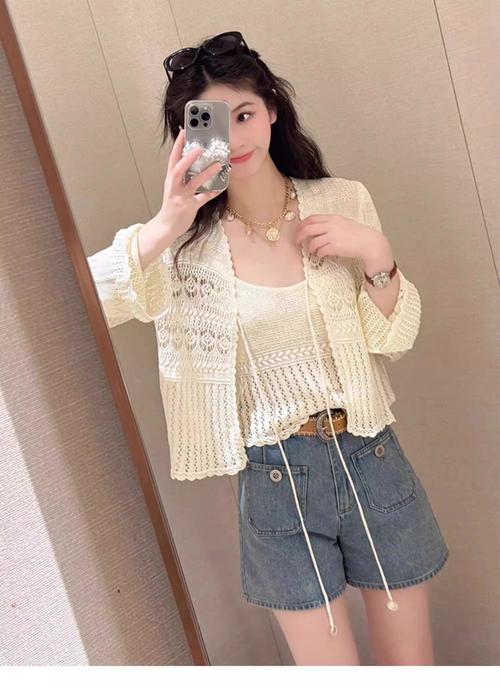 白色蕾丝开衫怎么搭配图片