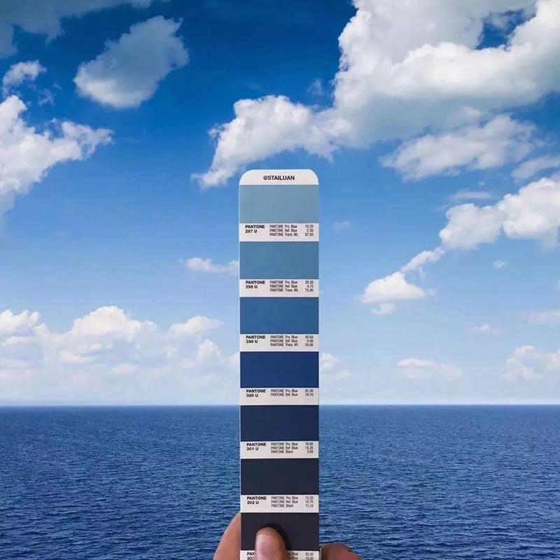 什么颜色跟蓝色搭配