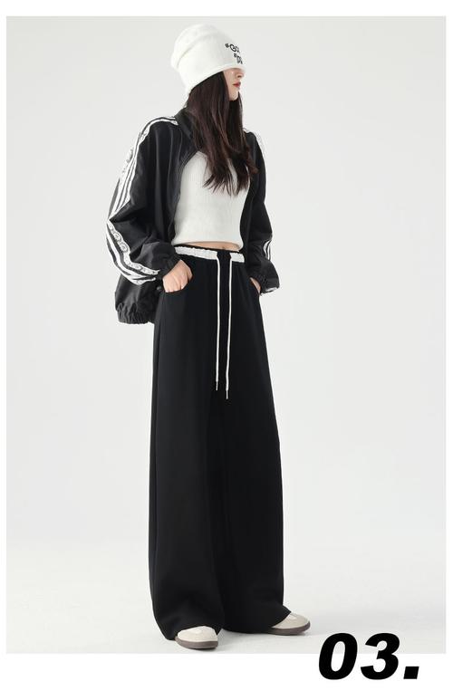 灰色运动裤子怎么搭配图片