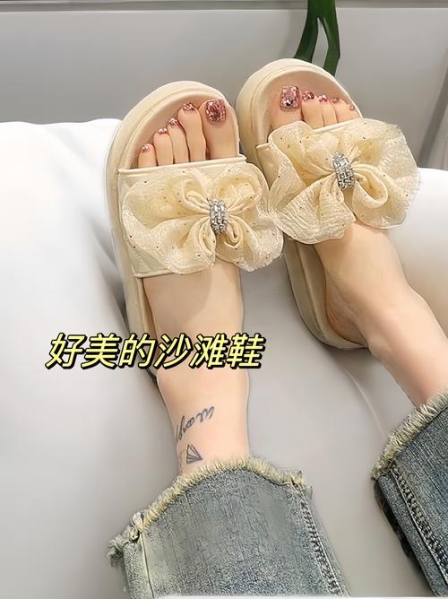 去沙滩穿什么鞋