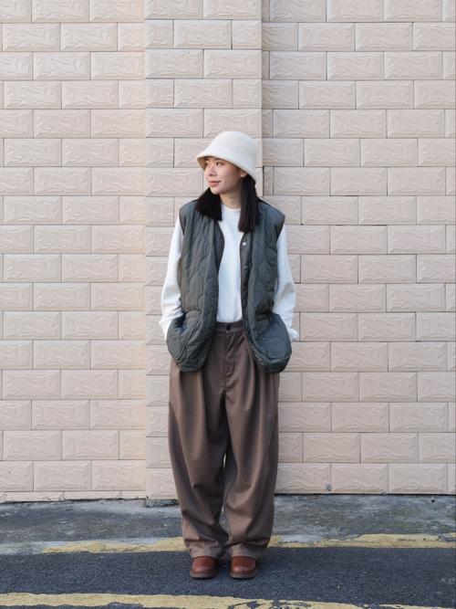 小皮靴怎么搭配衣服好看