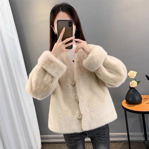 米色貂皮怎么搭配图片