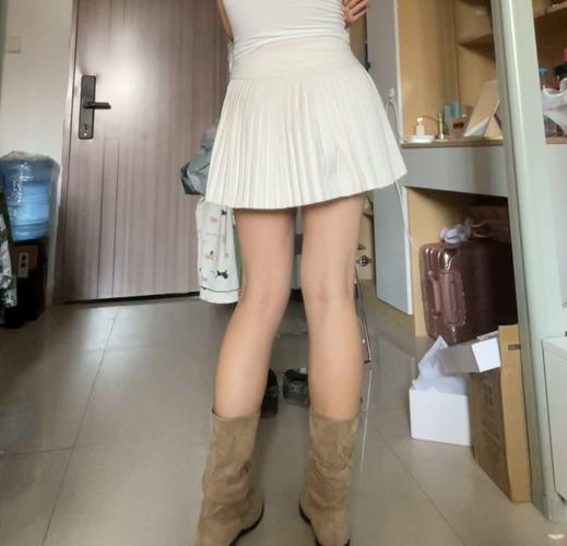 卡其色的靴子怎么搭配图片