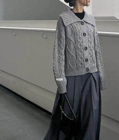 灰色夹克怎么搭配裤子