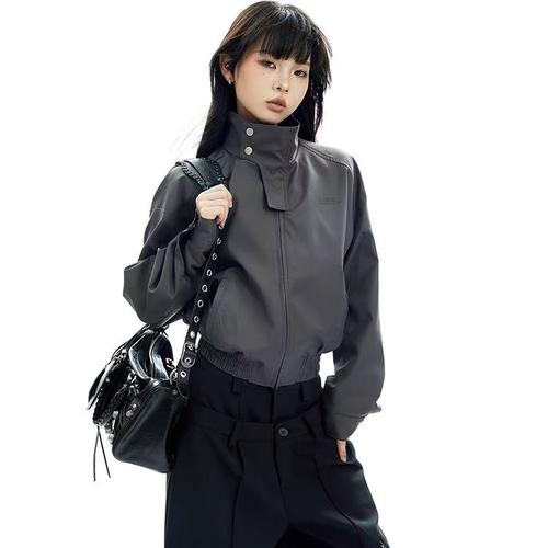 灰色夹克怎么搭配裤子