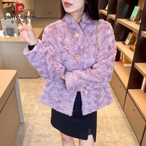 紫色短皮草怎么搭配