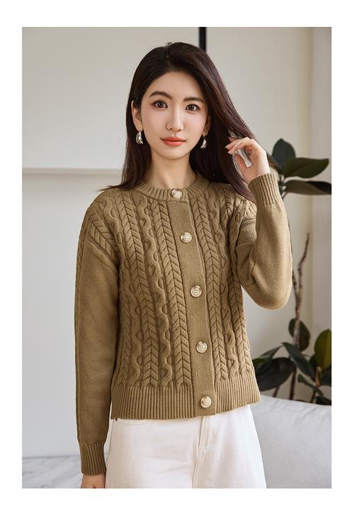 小款毛线衣怎么搭配什么外套