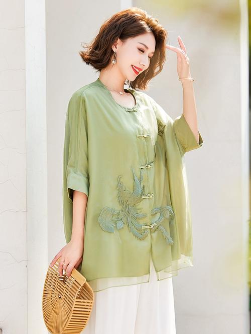 秋装厚短袖怎么搭配衣服