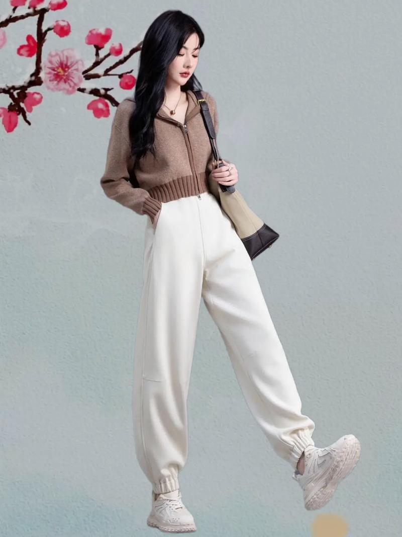 冬季白色哈伦裤子怎么搭配什么外套
