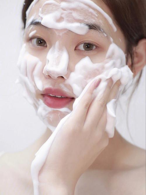 晚上用洗面奶洗脸好吗