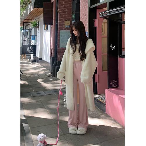 大白色长款毛衣怎么搭配什么裤子好看