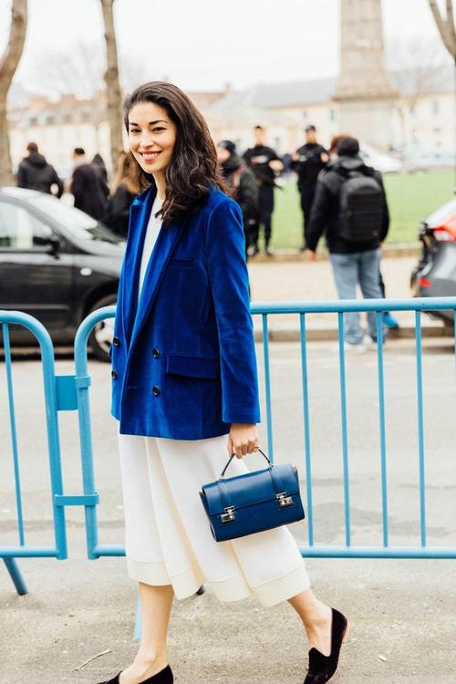 打底衫 蓝色外套怎么搭配图片欣赏