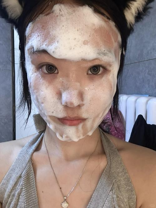 洗面奶用完以后脸白