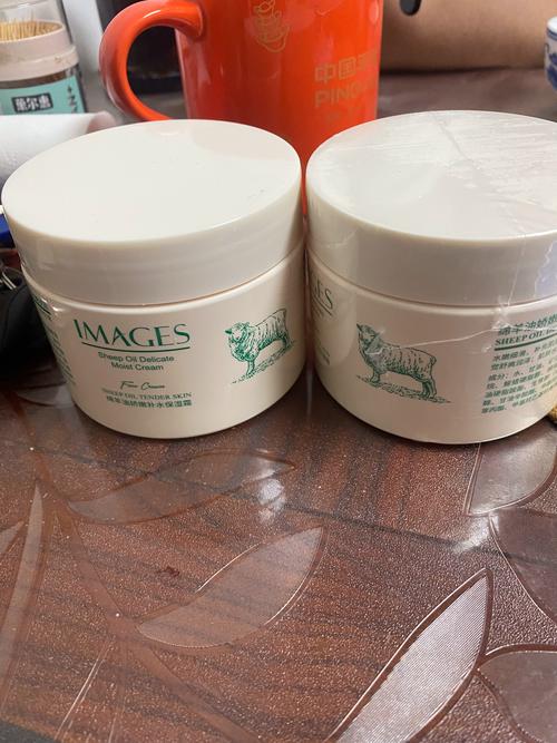 脸部出油用什么护肤品