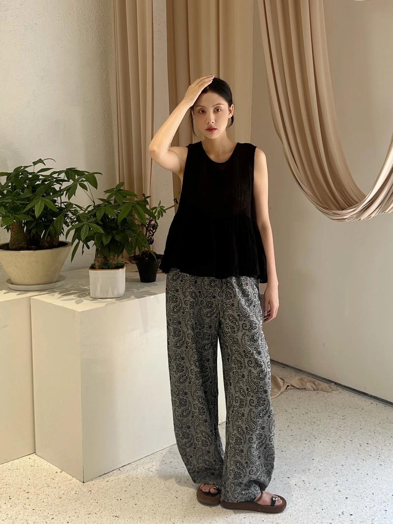 夏季花裤子怎么搭配图片欣赏
