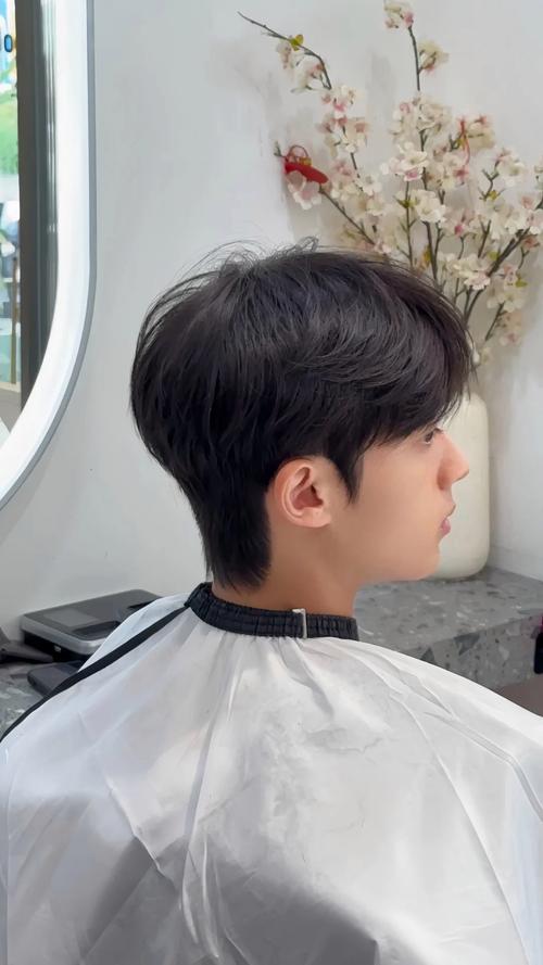 男生短发适合什么发型