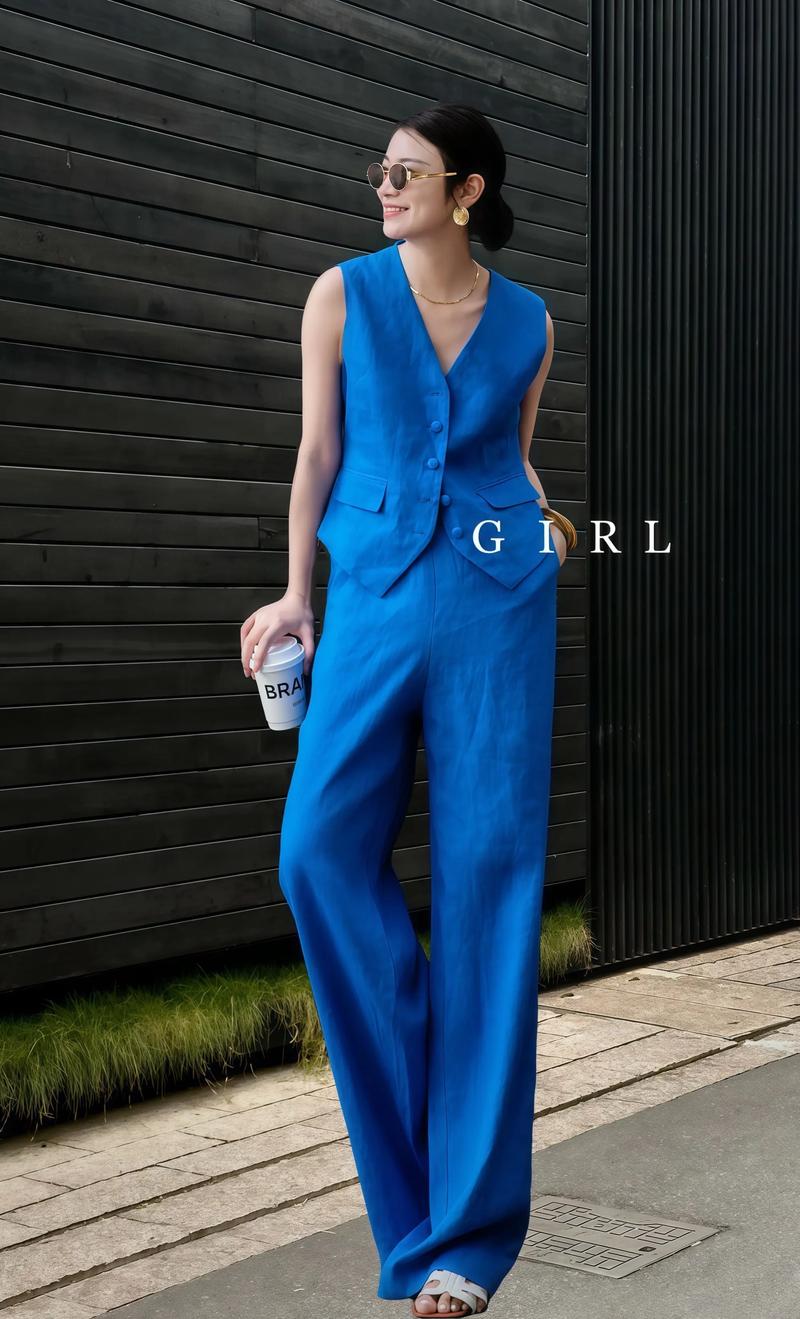 蓝色马甲怎么搭配图片