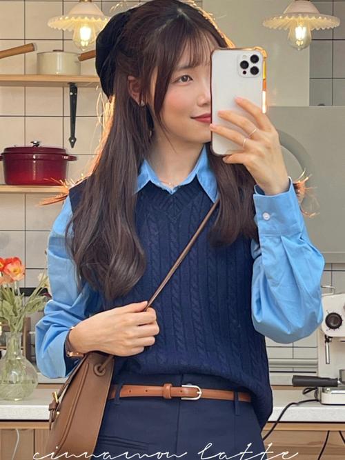 蓝色马甲怎么搭配图片