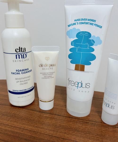 洁乳液是不是洗面奶