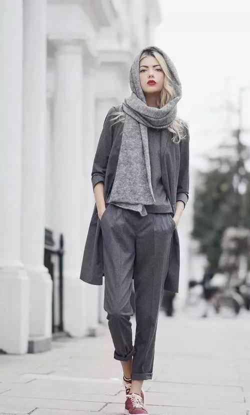 灰色怎么搭配衣服好看图片女生