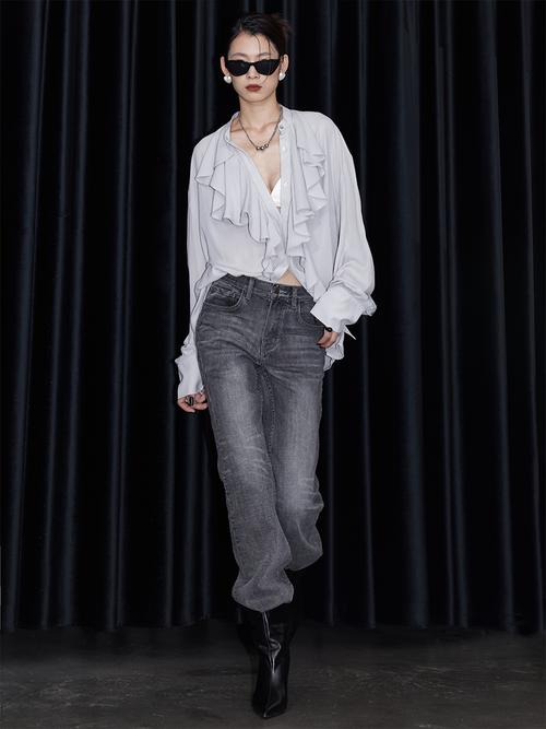 灰色雪纺上衣怎么搭配