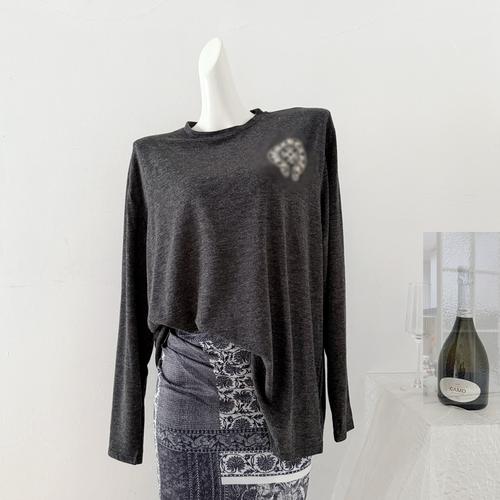 灰色长袖上衣怎么搭配图片