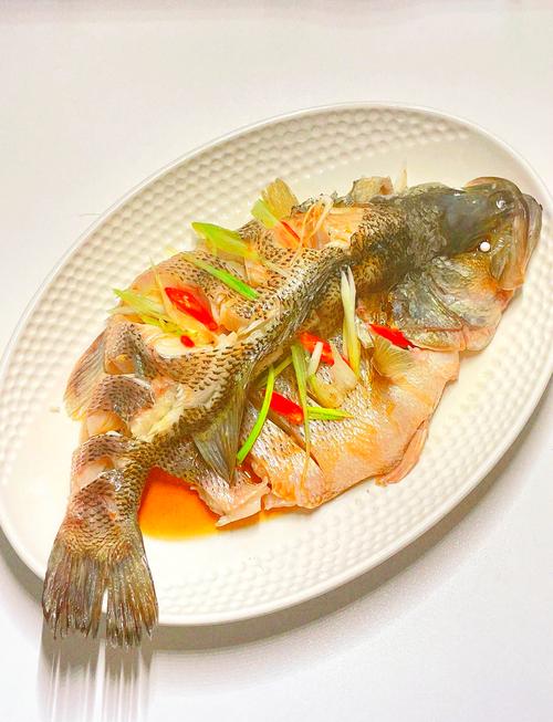 鲈鱼吃什么食物