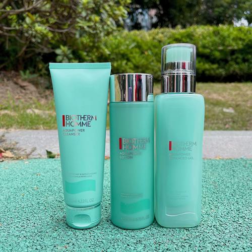 涌泉润肌系列洗面奶