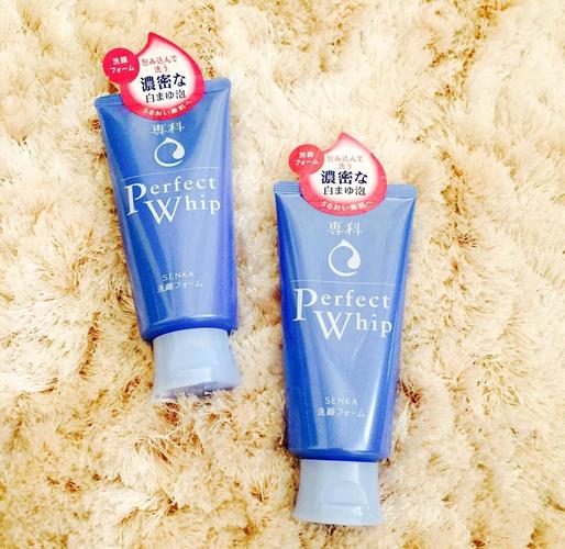 肌研洗面奶和资生堂