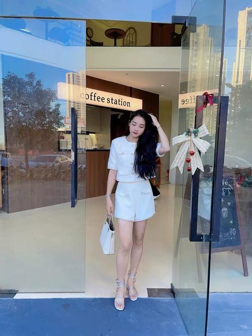 缠绕脚鞋怎么搭配