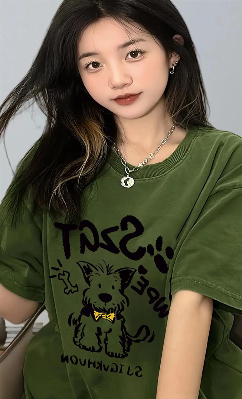 藏绿色t恤怎么搭配什么外套好看吗