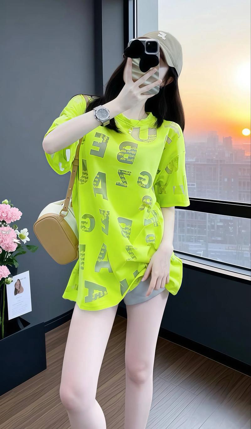 藏绿色t恤怎么搭配什么外套好看吗