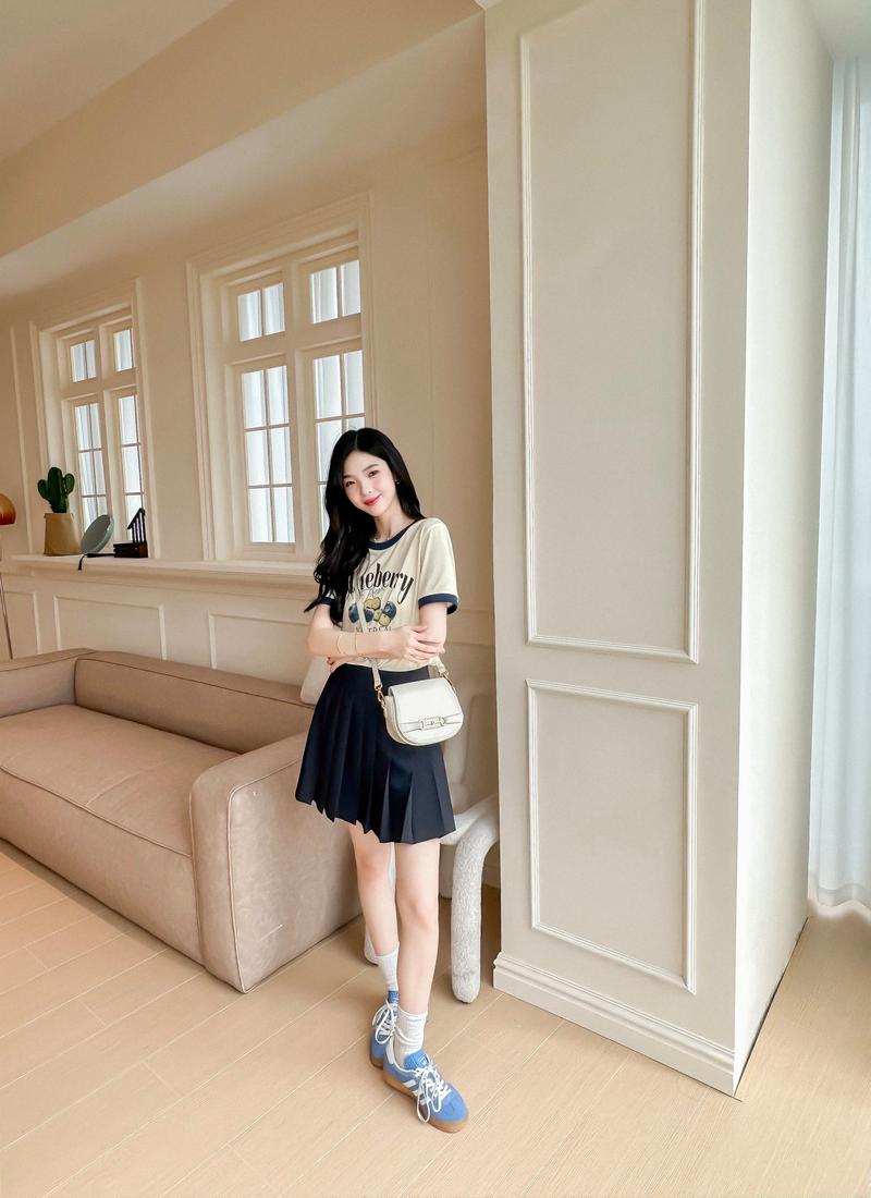 百褶短袖怎么搭配图片