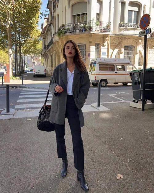 短靴配什么裤子好看