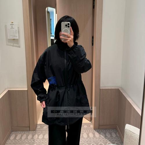 巴宝莉迷彩风衣怎么搭配