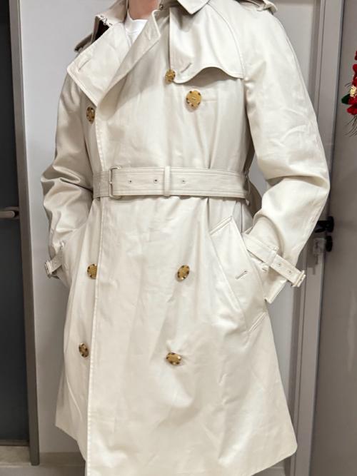 巴宝莉迷彩风衣怎么搭配