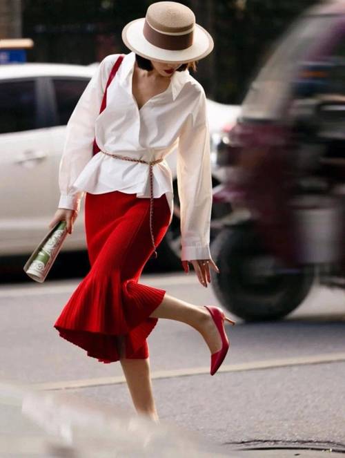 矮跟红鞋怎么搭配衣服图片