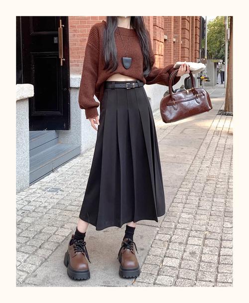 155穿过膝长裙怎么搭配图片