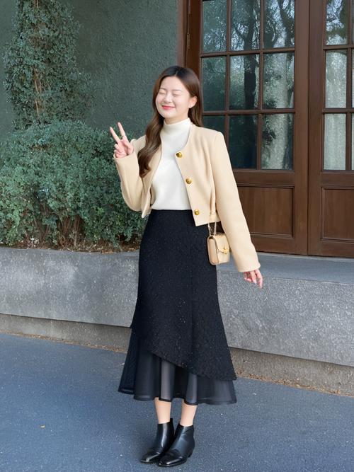 155穿过膝长裙怎么搭配图片