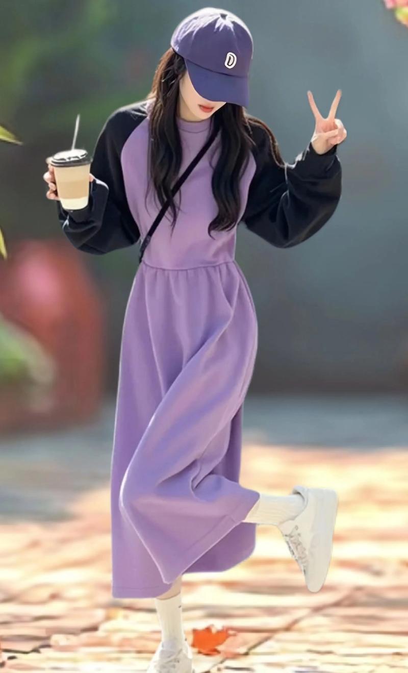 紫色的紫色的鞋子怎么搭配衣服好看