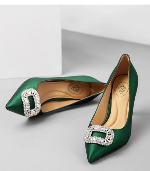 高跟鞋什么牌子好