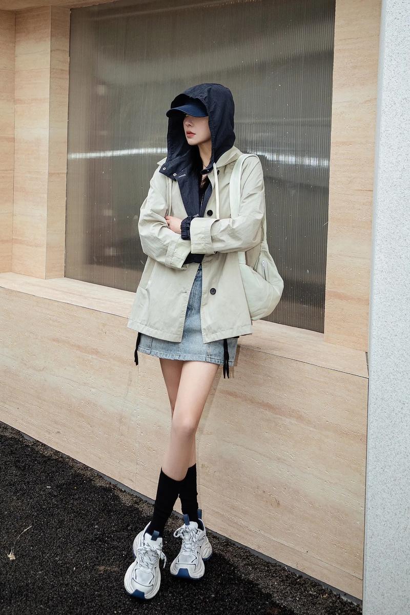 浅色裤子怎么搭配外套